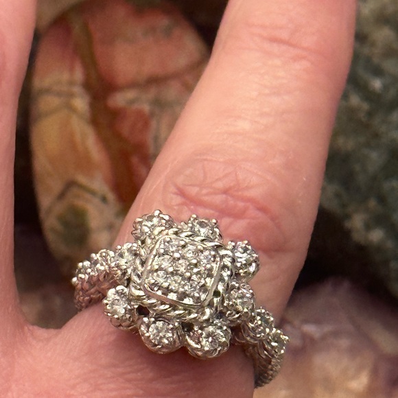 Judith Ripka CZ sterling silver ring - Picture 3 of 7